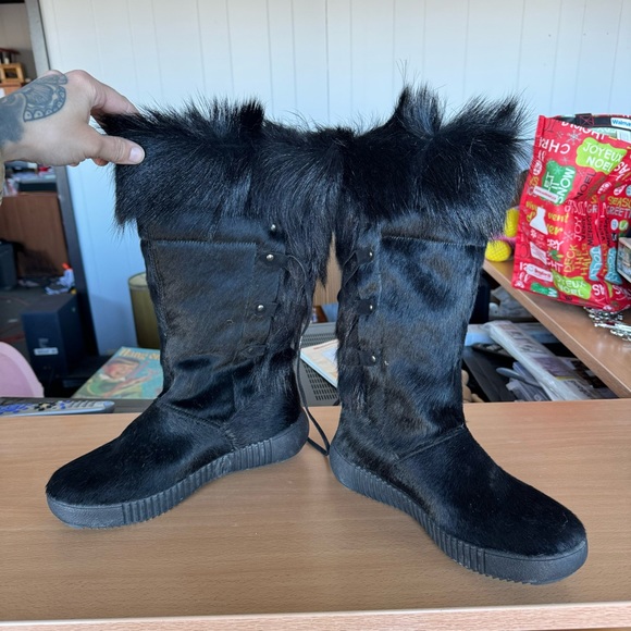 Pajar Sealskin Boots - Picture 4 of 10
